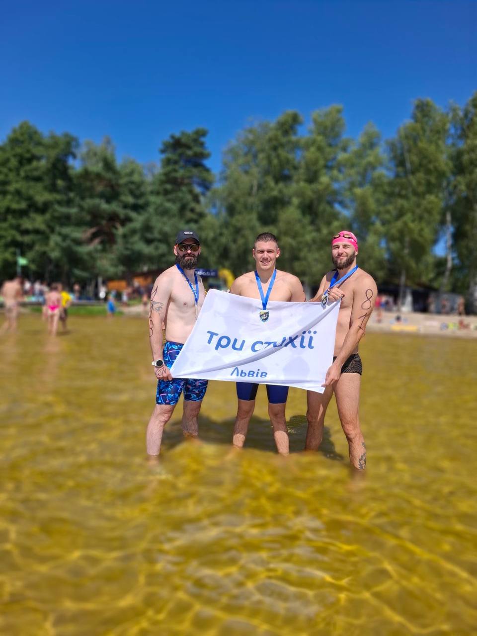 Успішний виступ на благодійному турнірі з плавання. Вітаємо наших тренерів!